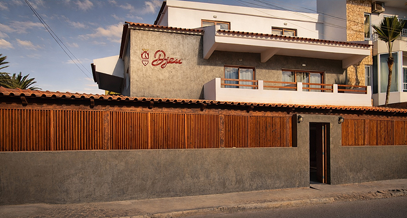 Djeu Guest House & Grill